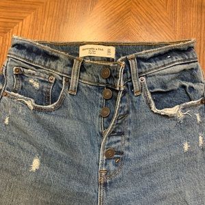 Abercrombie & Fitch The Mom High Rise 24 00